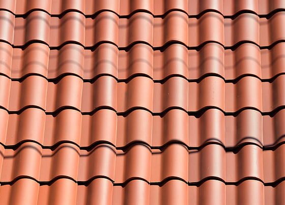 featured image - 3 Signs It’s Time for a New Roof