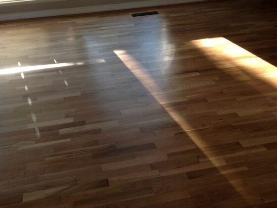 featured image - 5 Factors to Consider When Choosing a Flooring Contractor