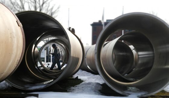 featured image - 6 Ways to Keep Your Drains Free From Clogging Issues