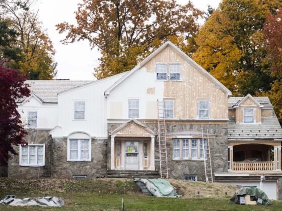 featured image - 6 Ways to Maintain Your Home’s Exterior