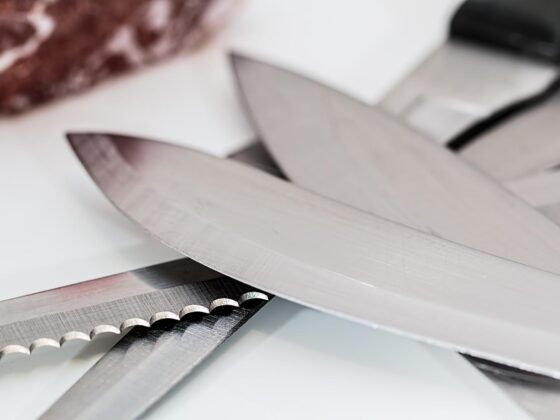 featured image - Different Types of Knives That You Need in Your Kitchen