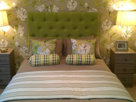 featured image - How to Choose the Right Lamp Design for Your Bedroom