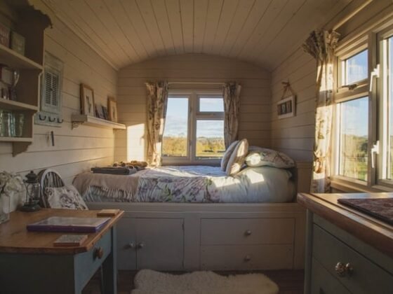 featured image - How to Make Your Bedroom Cozy