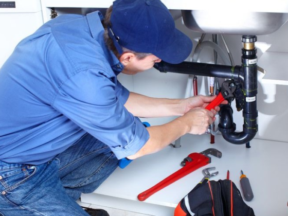 featured image - Things to Look at When Hiring A Plumbing Contractor