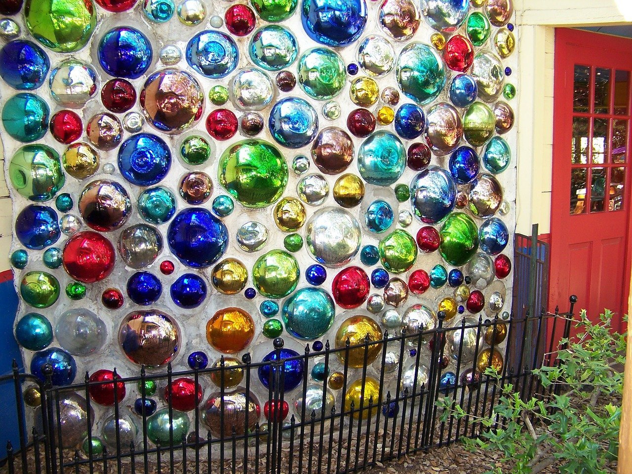 5 DIY Outdoor Wall Decor Ideas for Your Home image - 5 DIY Outdoor Wall Decor Ideas for Your Home