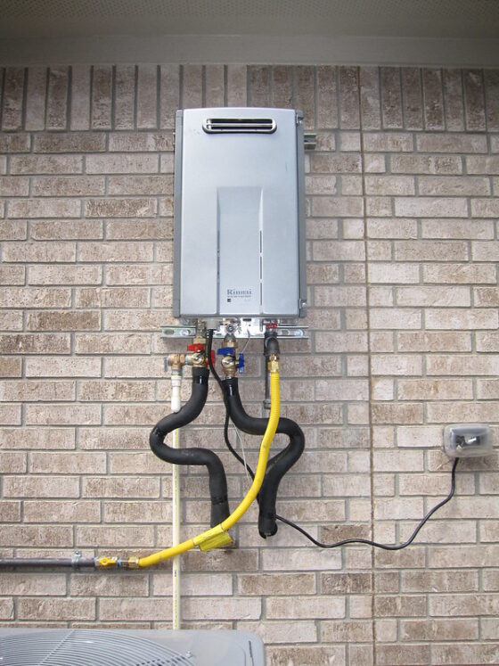 featured image - 8 Ways Your Gas Hot Water Heater Can Work More Efficiently