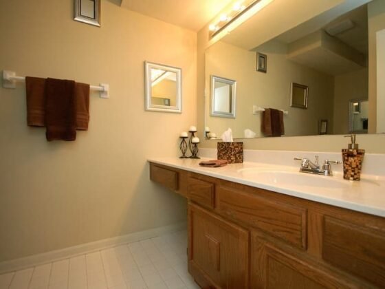 featured image - Bathroom Storage 101: Things to Consider When Buying a Vanity