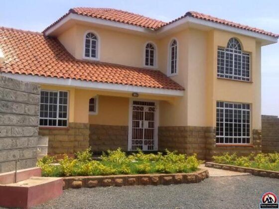 featured image - Experts Advice on Getting a Used or Brand New Home