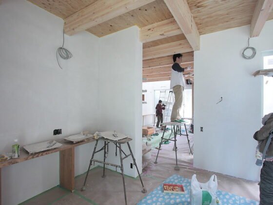 featured image - How to Find Skilled Residential Painters in Alpharetta to Spruce Up Your Home's Exteriors