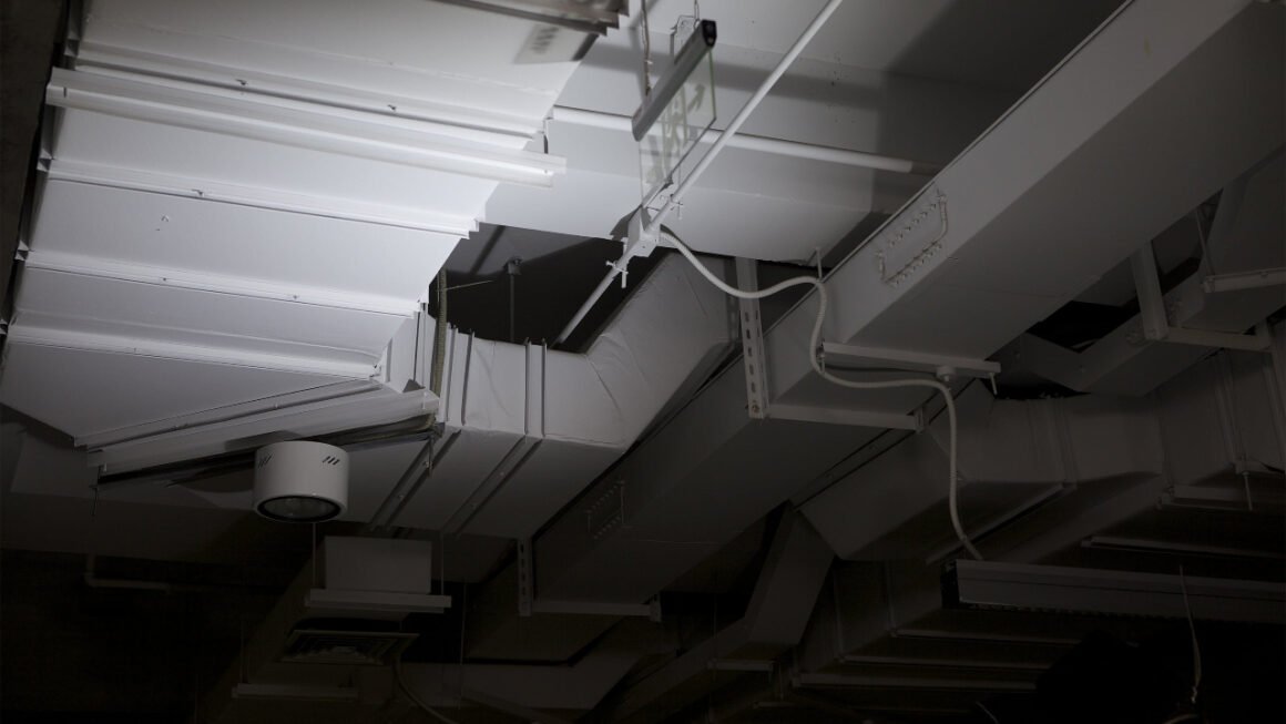 featured image - Why Your Air Ducts Need to Be Cleaned