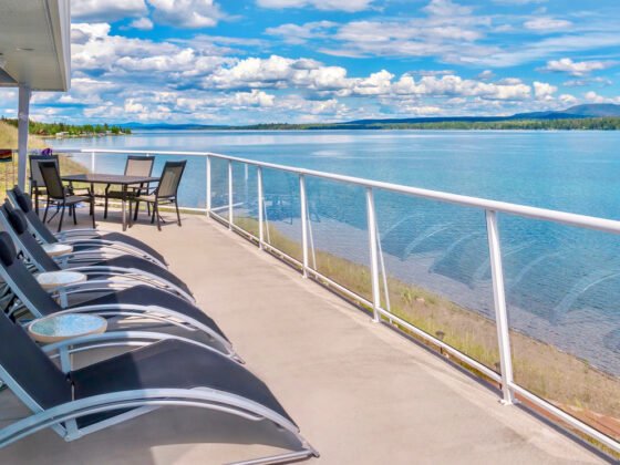 Featured image - The Pros and Cons of Glass Deck Railing