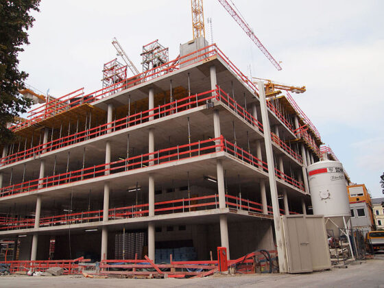featured image - 5 Factors to Consider Before A Commercial Property Construction