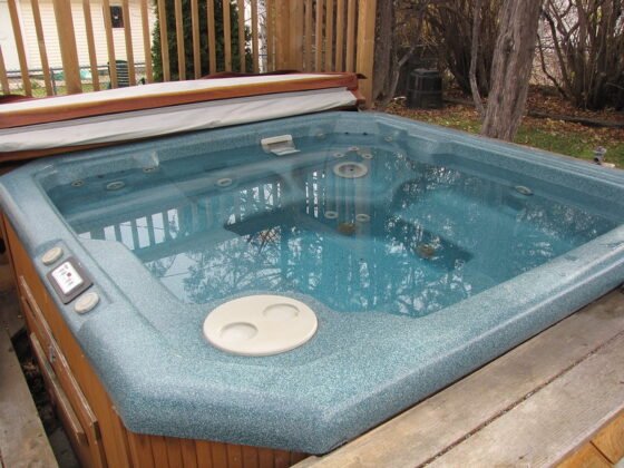 featured image - 5 Signs Your Hot Tub May Need a Repair