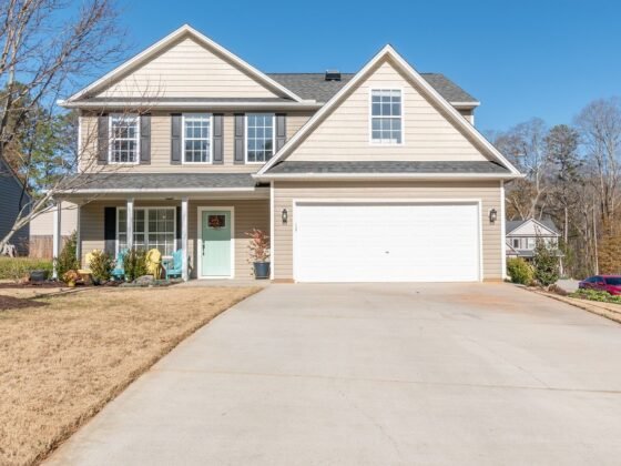 featured image - Four Essential Benefits of Hiring Flat Fee MLS