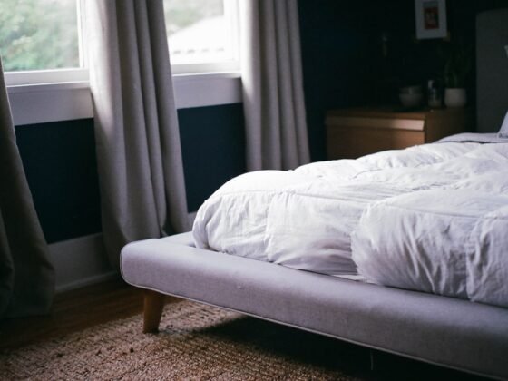 featured image - How to Choose a Mattress - A Guide to Getting Enough Sleep