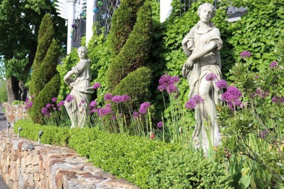 featured image - Classical Garden Statues: Style and Sophistication in Your Backyard