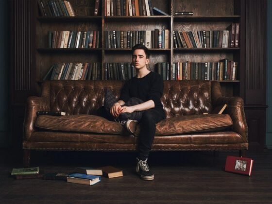 featured image - 5 Tips on Finding Genuine Leather Sofas