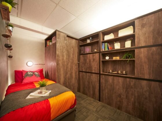 featured image - How to Decorate a Guest Room to Maximise Its Potential