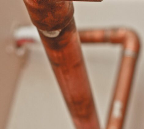 featured image - What You Should Know About Pinhole Leak in Copper Pipe