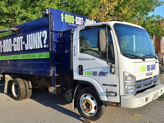 featured image - 4 Benefits of Hiring a Junk Removal Service