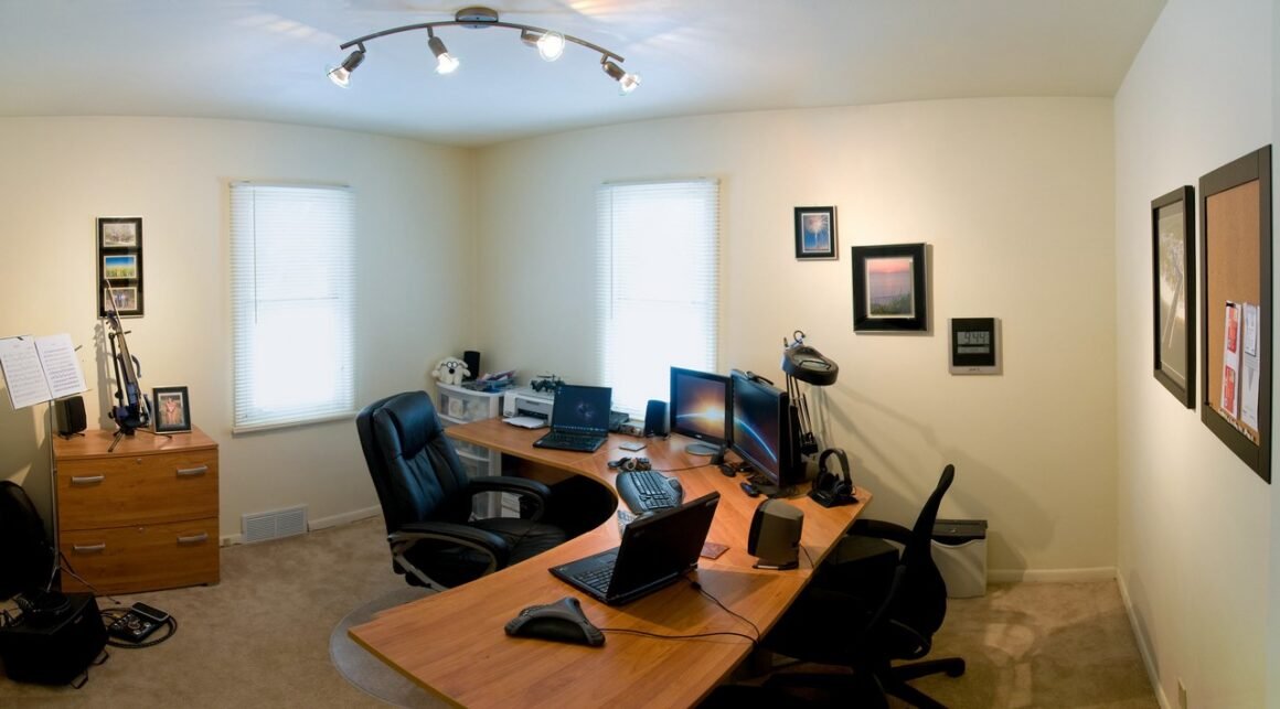 featured image - 7 Easy to Follow Ideas to Create a Perfect Home Office for Yourself