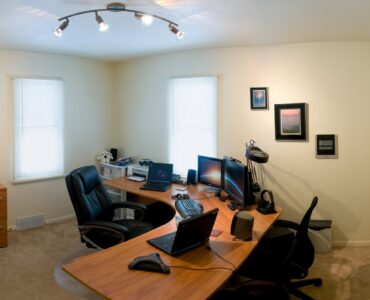 featured image - 7 Easy to Follow Ideas to Create a Perfect Home Office for Yourself