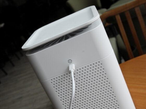 featured image - Air Purifiers 101: Why Does My Air Purifier Smell Like Plastic?