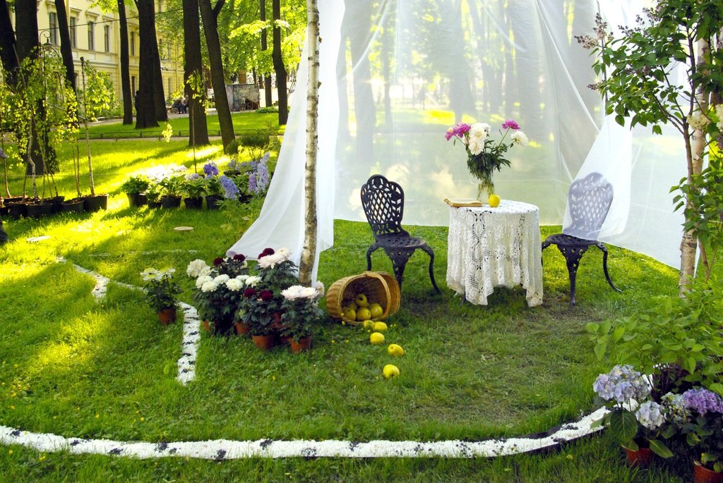 5 Tips for Planning a Garden Wedding image - 5 Tips for Planning a Garden Wedding