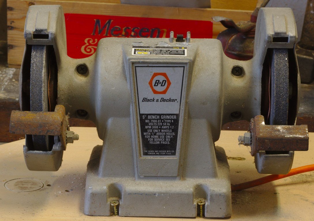 What to Look for When Purchasing a Bench Grinder image - What to Look for When Purchasing a Bench Grinder