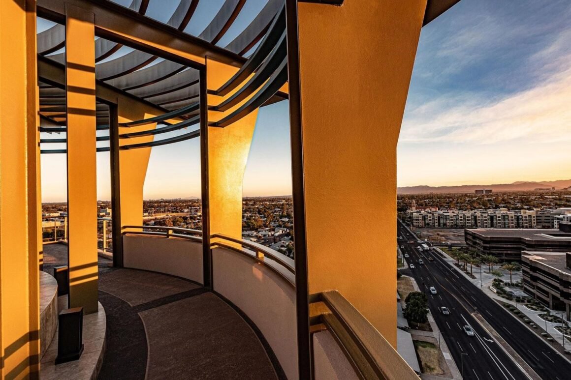 featured image - A Complete Guide to the Advantages of a Building Painting Service
