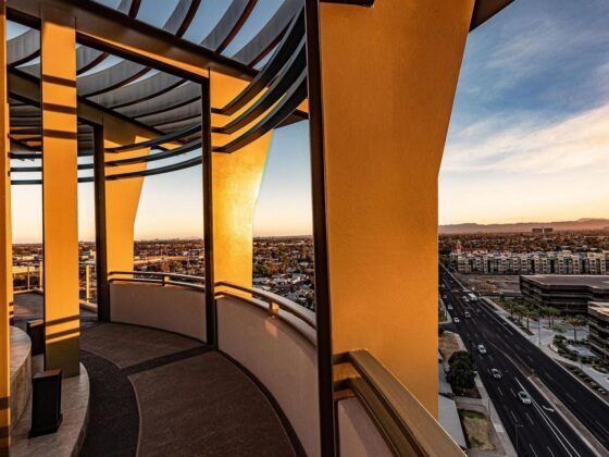 featured image - A Complete Guide to the Advantages of a Building Painting Service