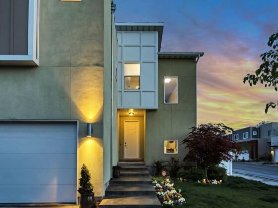 featured iamge - How to Build a House on a Sloped Land