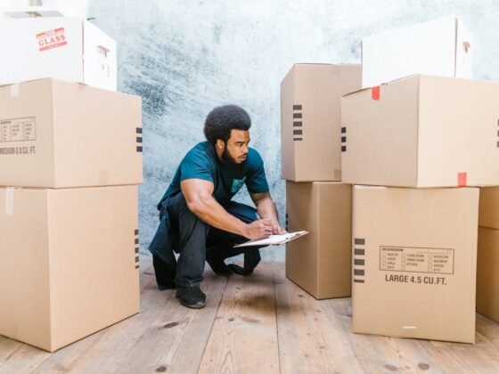 featured image - Top 5 Reasons to Hire a Professional Moving Service
