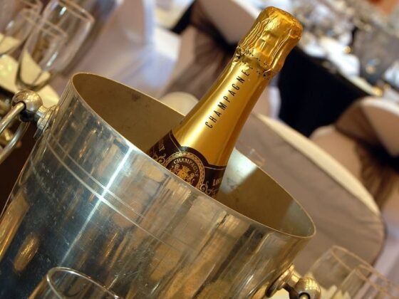 featured image - How to Choose the Perfect Champagne Bucket?