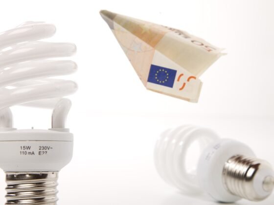 featured image - 10 Ways to Conserve Energy & Save Electricity at Home