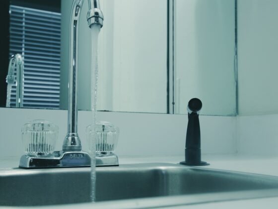 featured image - 4 Common Causes of a Sewer Gas Leak