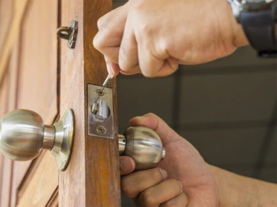 featured image - 4 Things to Look for In a New Locksmith