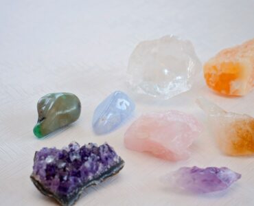 featured image - 11 Crystals That Can Attract Positive Energy for Your Home