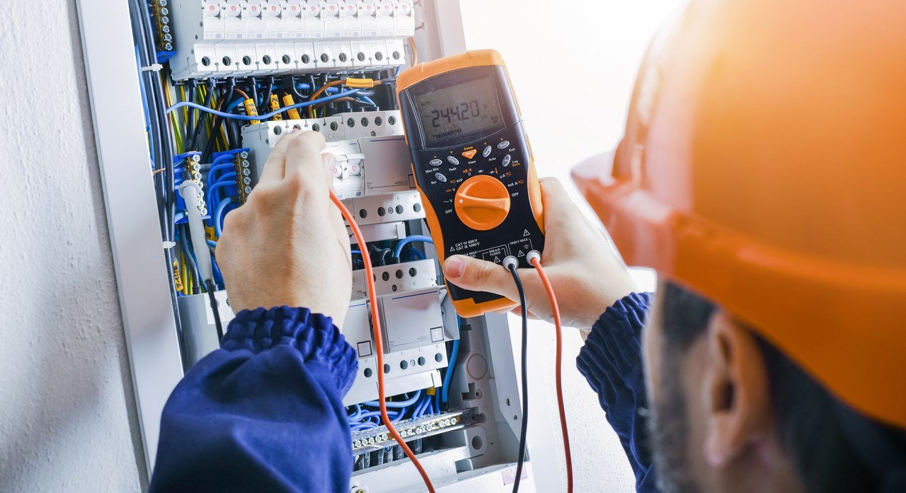 5 Tips on Hiring a 24hr Local Electrician Near Me