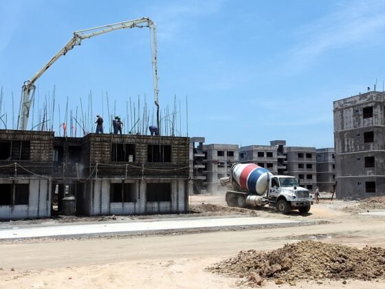 featured image - Advantages of Using Ready Mix Concrete in Building