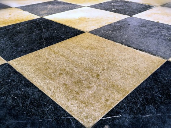 featured image - How to Effectively Clean Ceramic Tiles