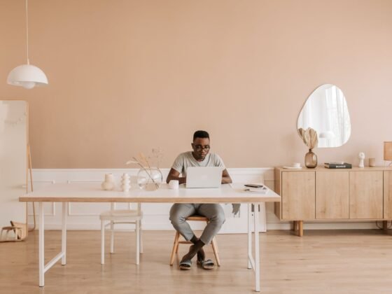 featured image - How to Set Up a Remote Learning Space