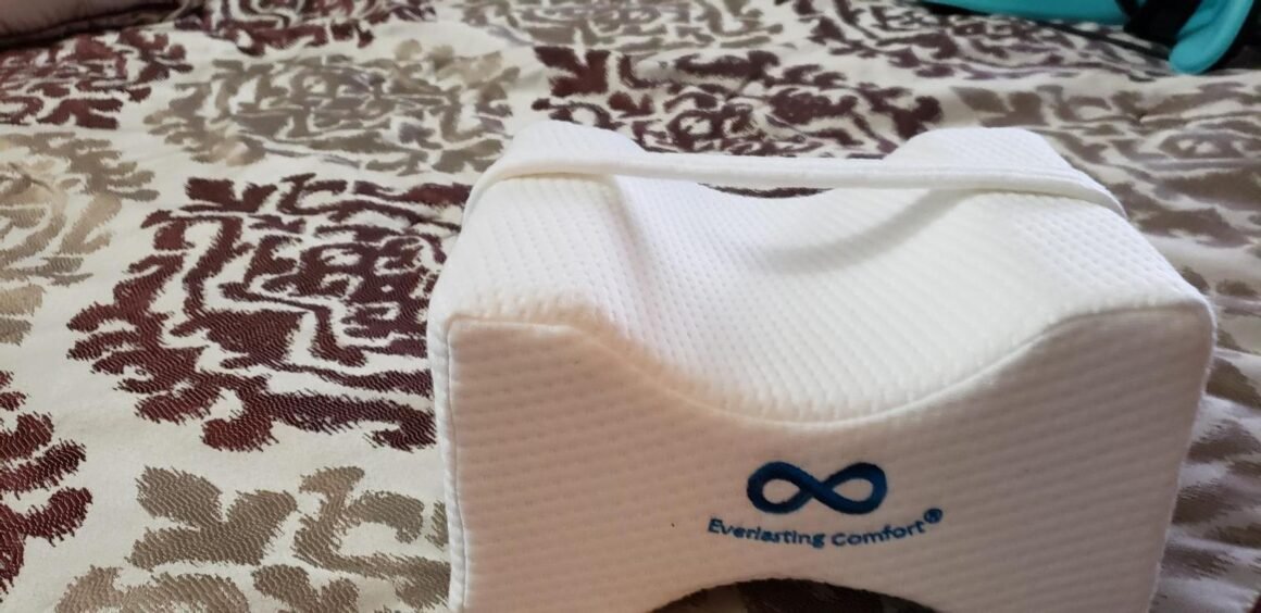 featured image - Must Consider Factors to Put into Consideration When Purchasing a Leg Pillow