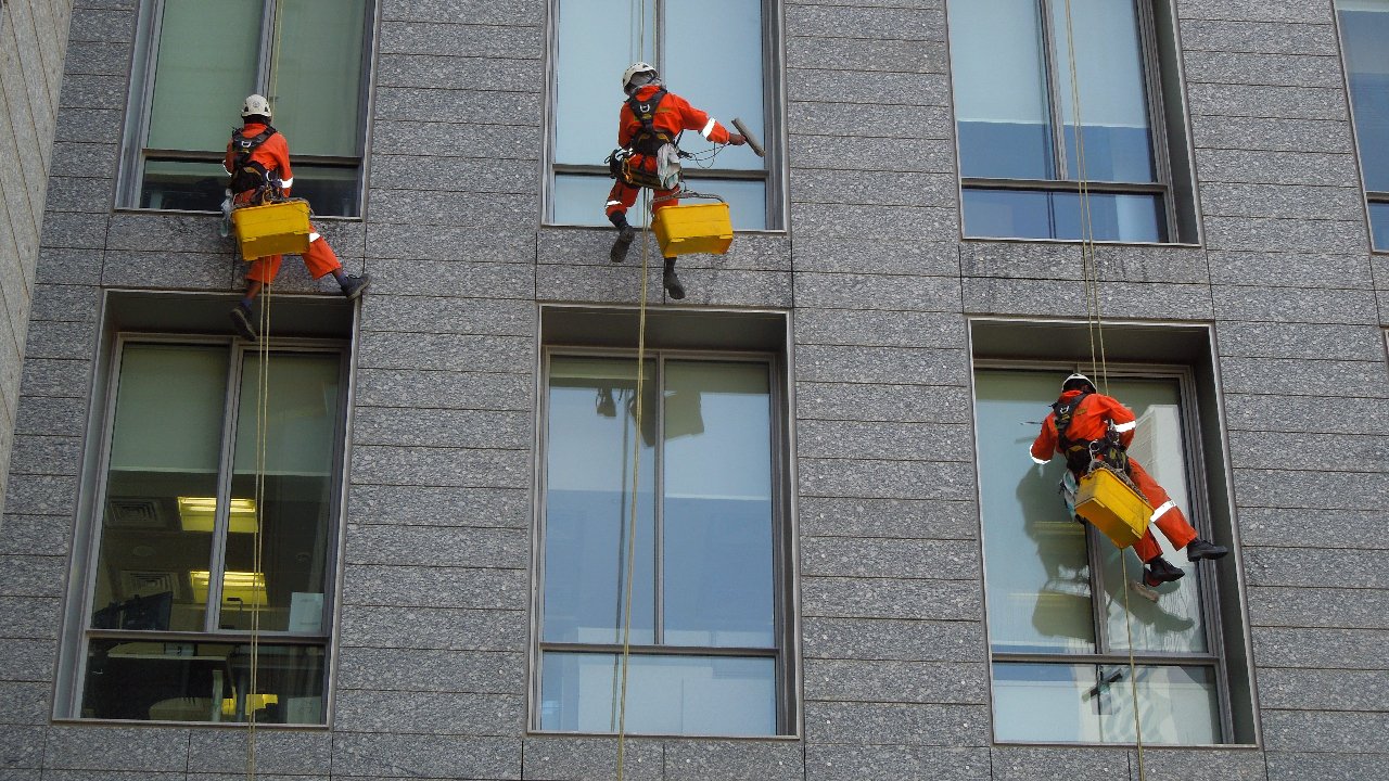 The Ultimate Guide to Commercial Cladding Cleaning image - The Ultimate Guide to Commercial Cladding Cleaning