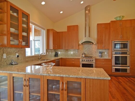 featured image - Why A Small U-Shaped Kitchen Might Be Right for You