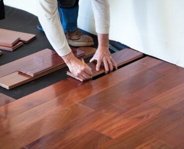 featured image - How to Choose a Flooring Store Near Me