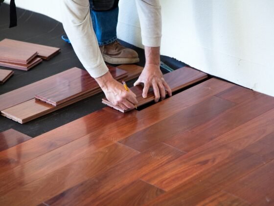 featured image - How to Choose a Flooring Store Near Me