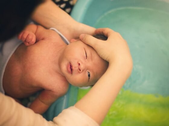 featured image - Make Your Baby Comfortable with the Perfect Baby Bath Temperature