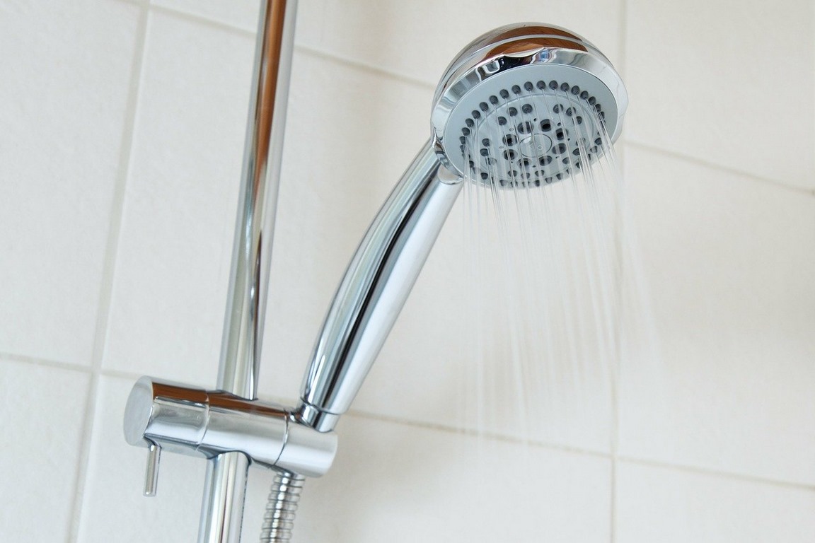 featured image - 5 Tips to Reduce Your Hot Water Usage Without Compromising Comfort