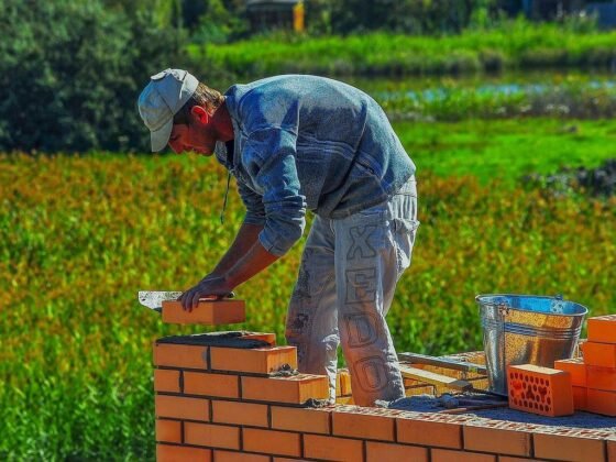 featured image - 4 Reasons to Hire Local Masonry Contractors